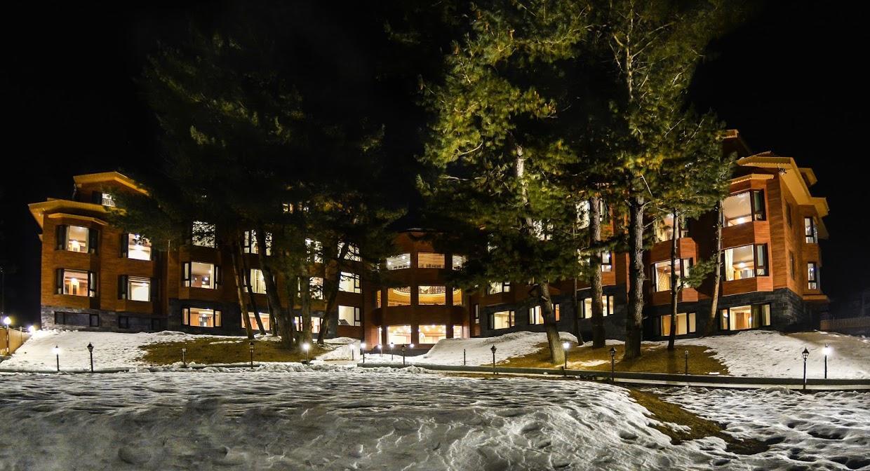 ホテル Royal Hillton Pahalgām エクステリア 写真