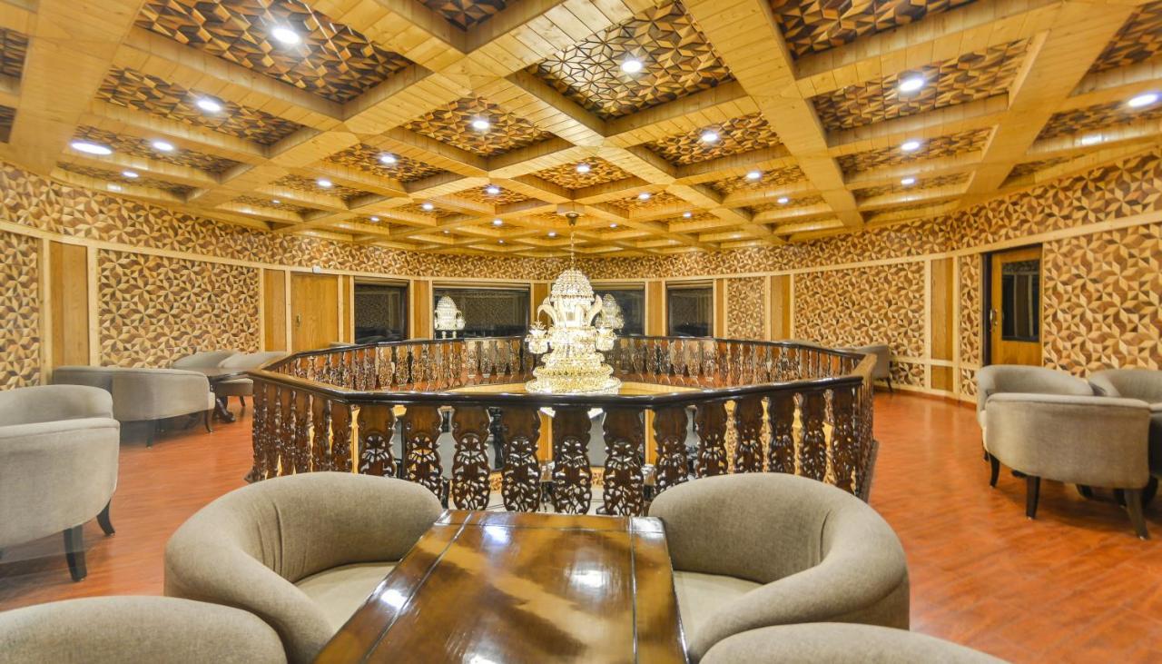 ホテル Royal Hillton Pahalgām エクステリア 写真